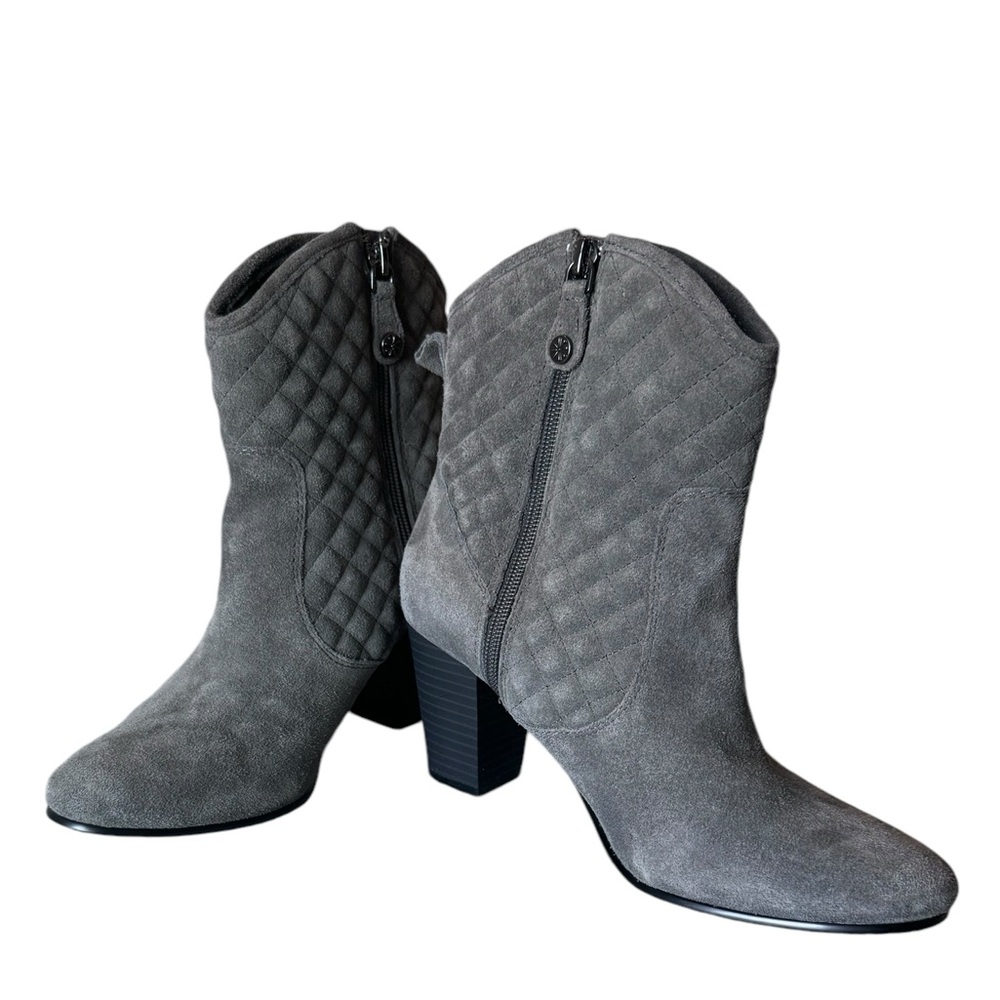 Isaac Mizrahi Kelly Quilted Heel Bootie Grey Suede - Leather Size 7 Women’s